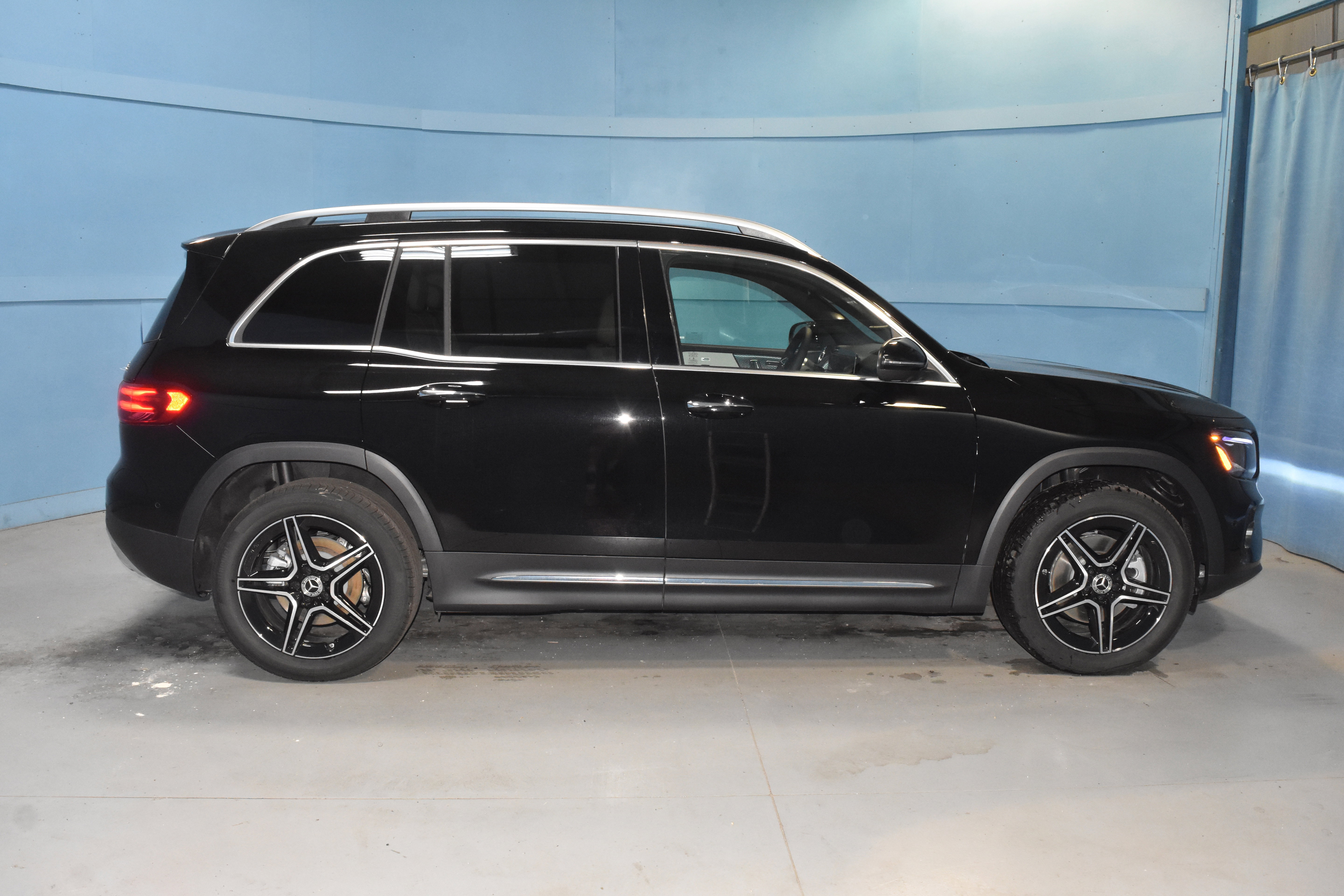 New 2026 Mercedes-Benz GLB 250 4MATIC image 19