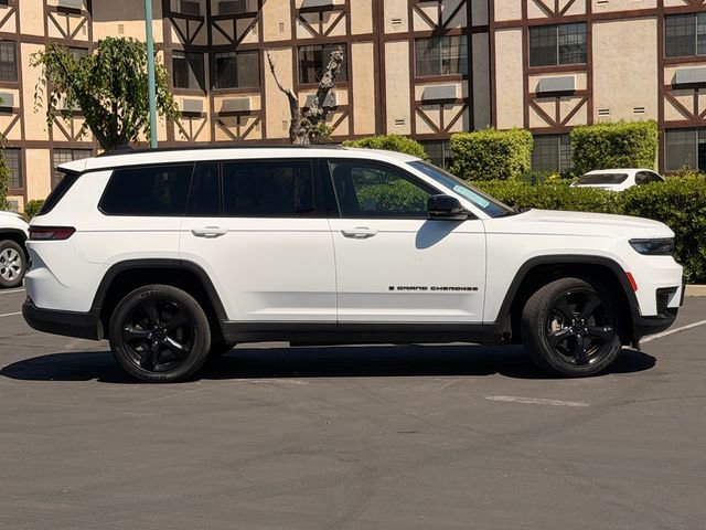 Used 2023 Jeep Grand Cherokee L Laredo AWD/4WD image 4