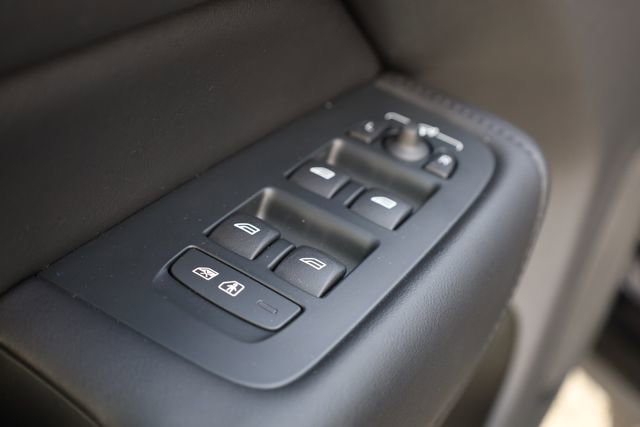 Used 2025 Volvo XC60 B5 Plus image 15
