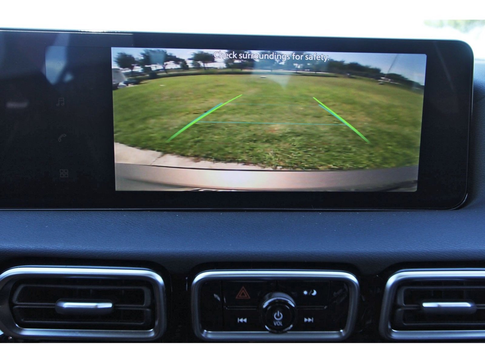 Certified 2026 Nissan Sentra SV w/ SV Convenience Package FWD image 25