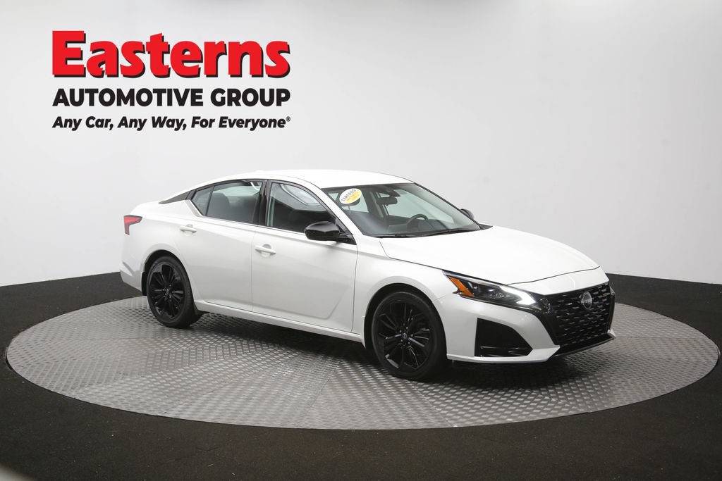 Used 2023 Nissan Altima 2.5 SR FWD image 48
