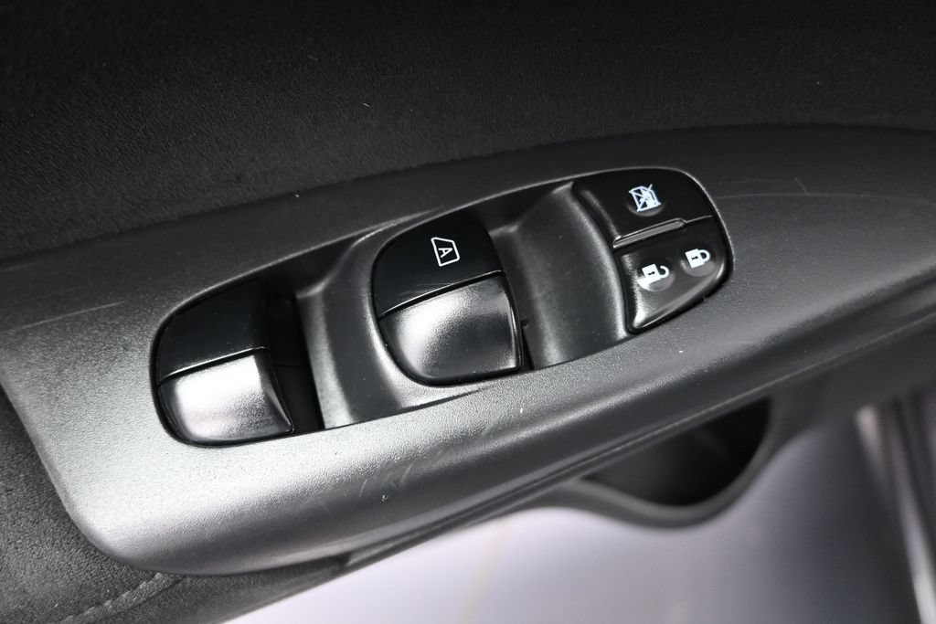 Used 2013 Nissan Sentra SV w/ Driver Pkg FWD image 10