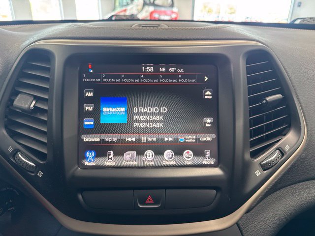 Used 2016 Jeep Cherokee Latitude w/ Cold Weather Group AWD/4WD image 37