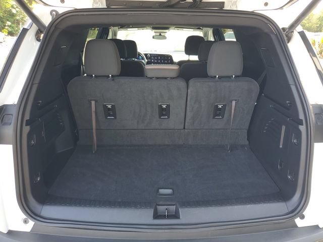 Certified 2025 Chevrolet Traverse LT FWD image 8