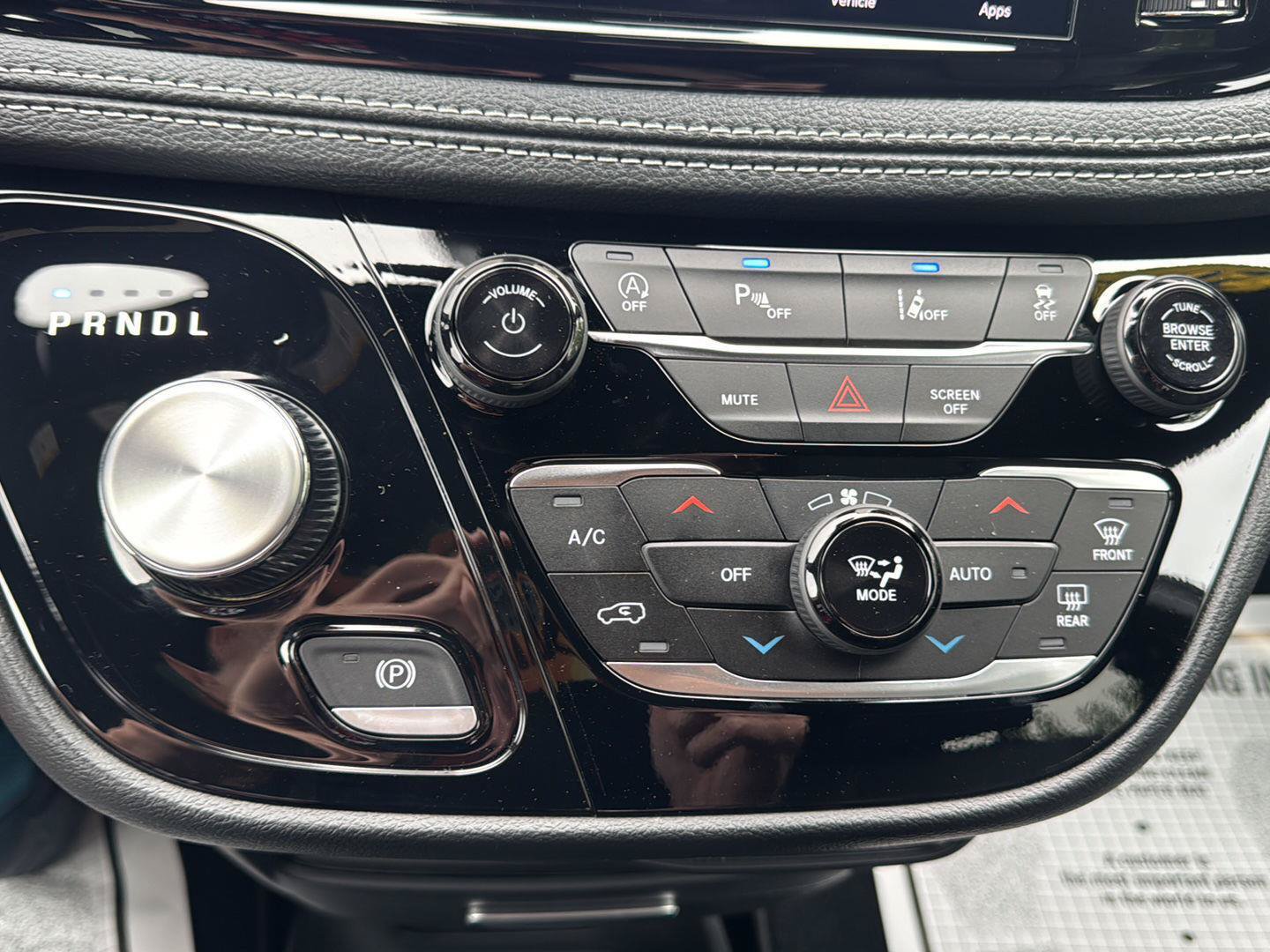 New 2027 Chrysler Pacifica Select FWD image 19