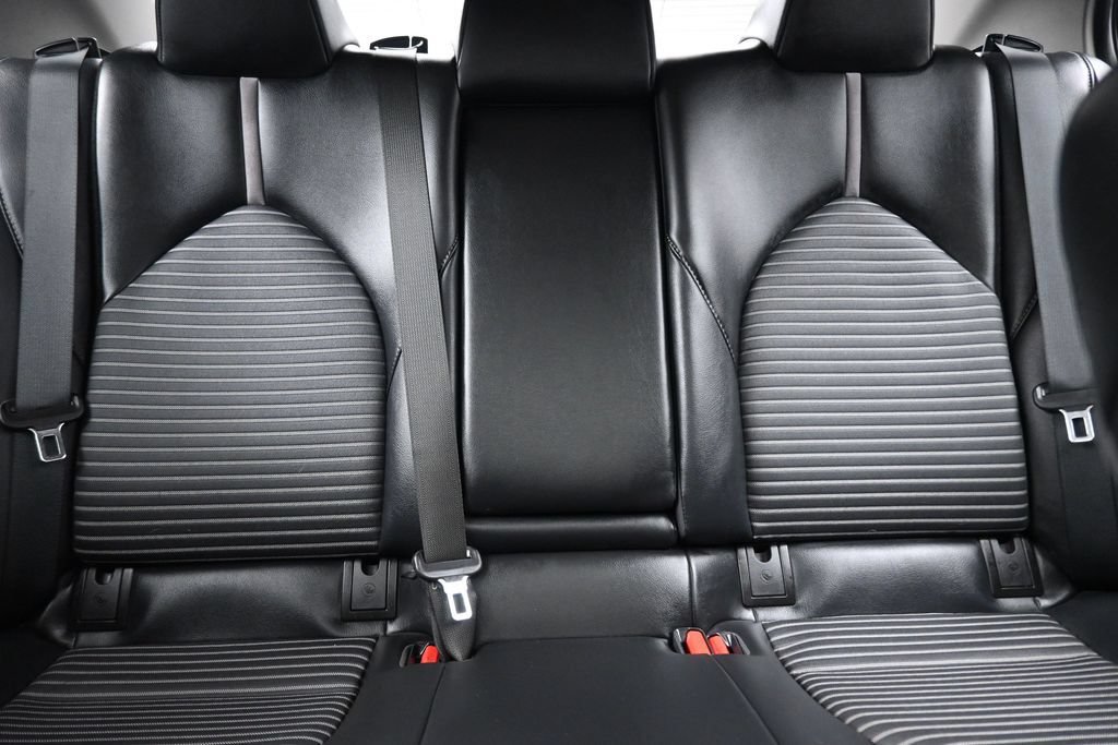 Used 2020 Toyota Camry SE w/ Sunroof Package FWD image 30
