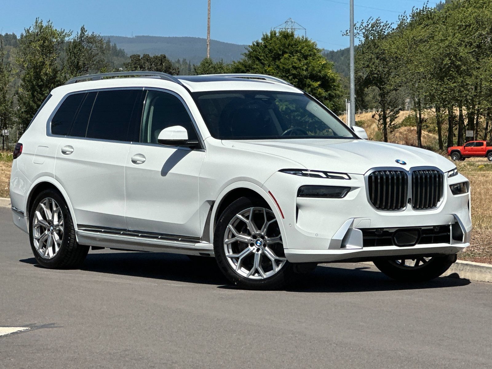 Used 2025 BMW X7 xDrive40i w/ Premium Package AWD/4WD image 1