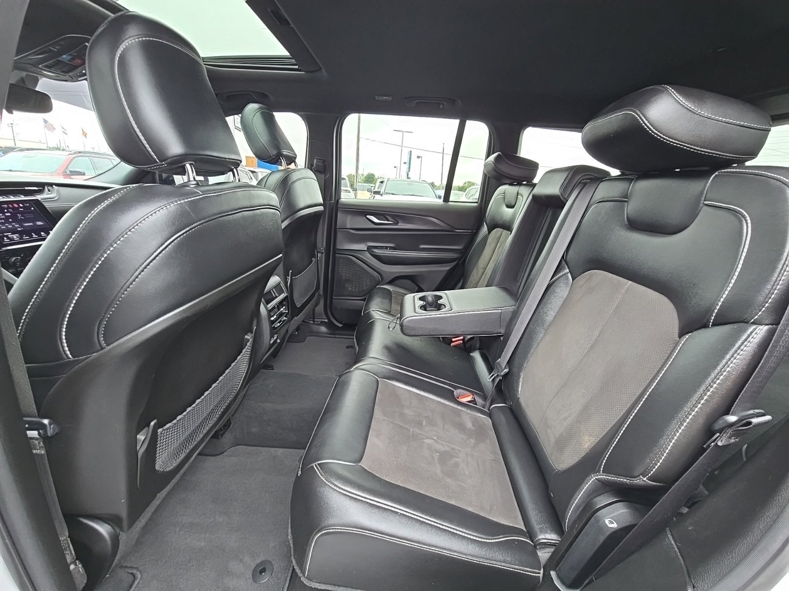 Used 2023 Jeep Grand Cherokee Altitude AWD/4WD image 42