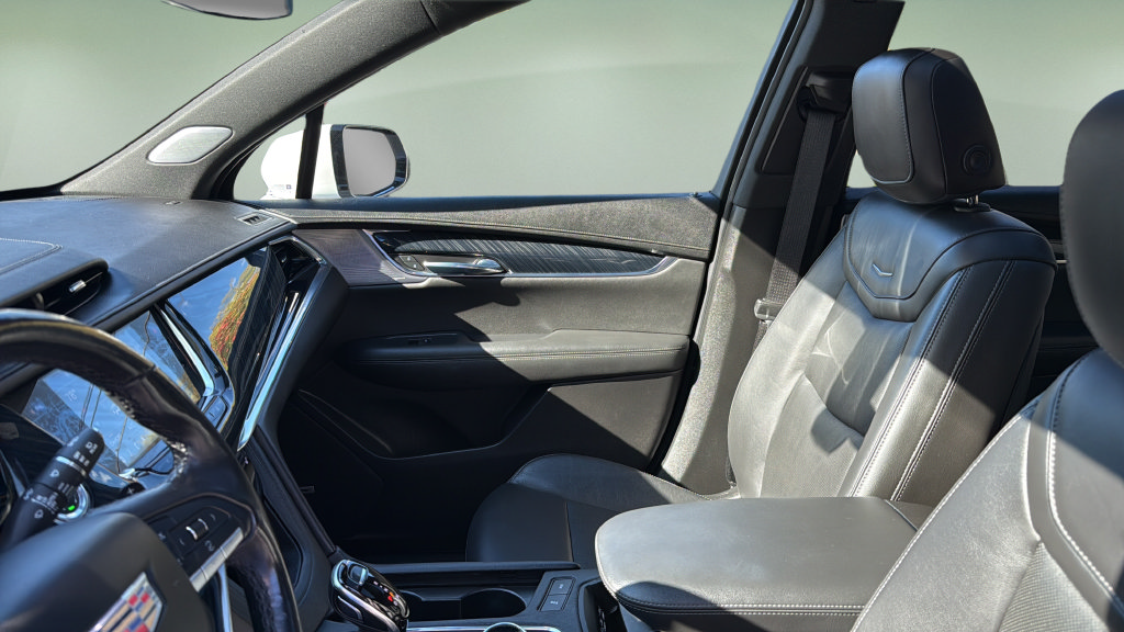Used 2021 Cadillac XT6 Premium Luxury AWD/4WD image 21