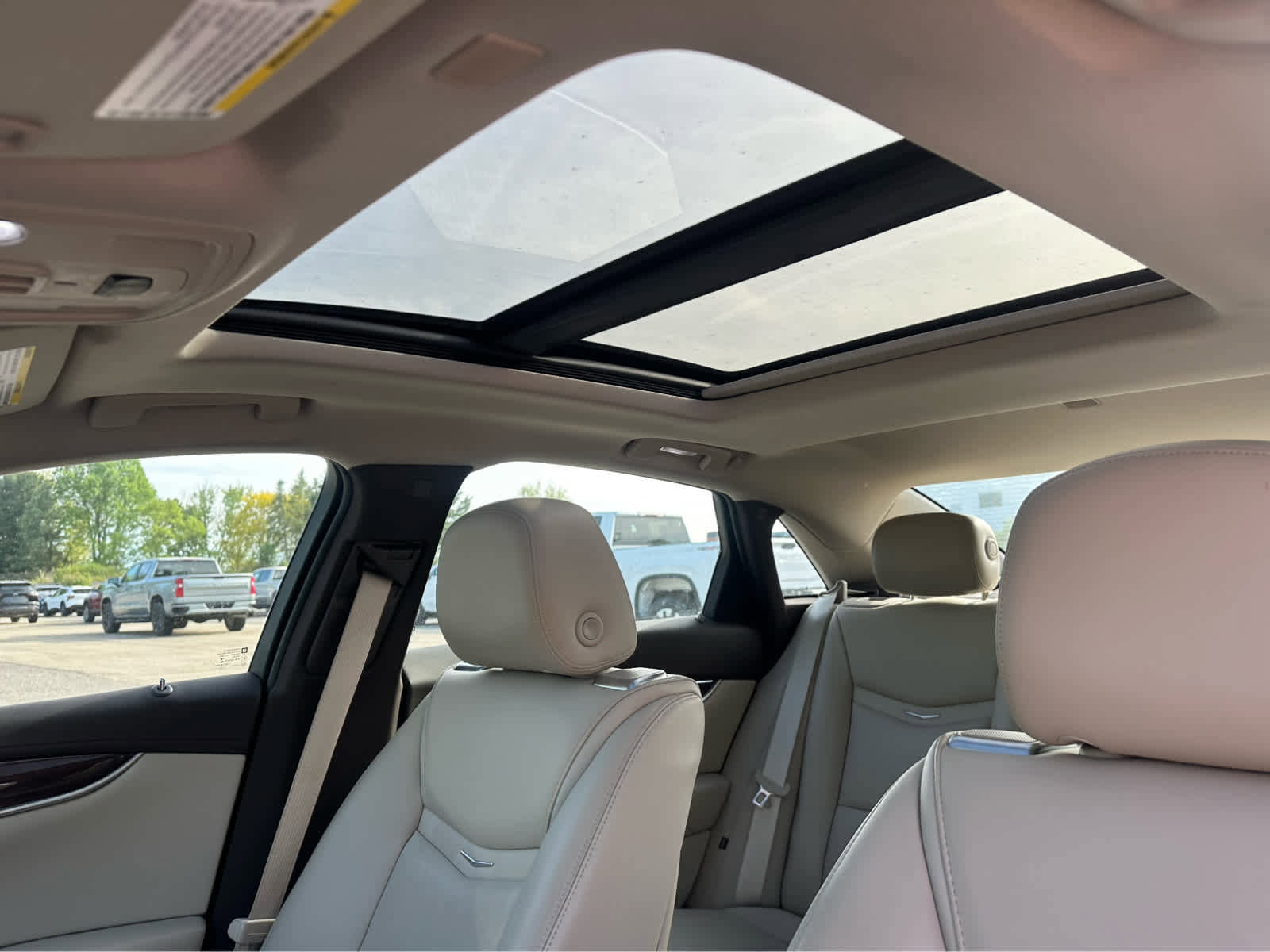 Used 2016 Cadillac XTS Premium w/ Driver Assist Package FWD image 11