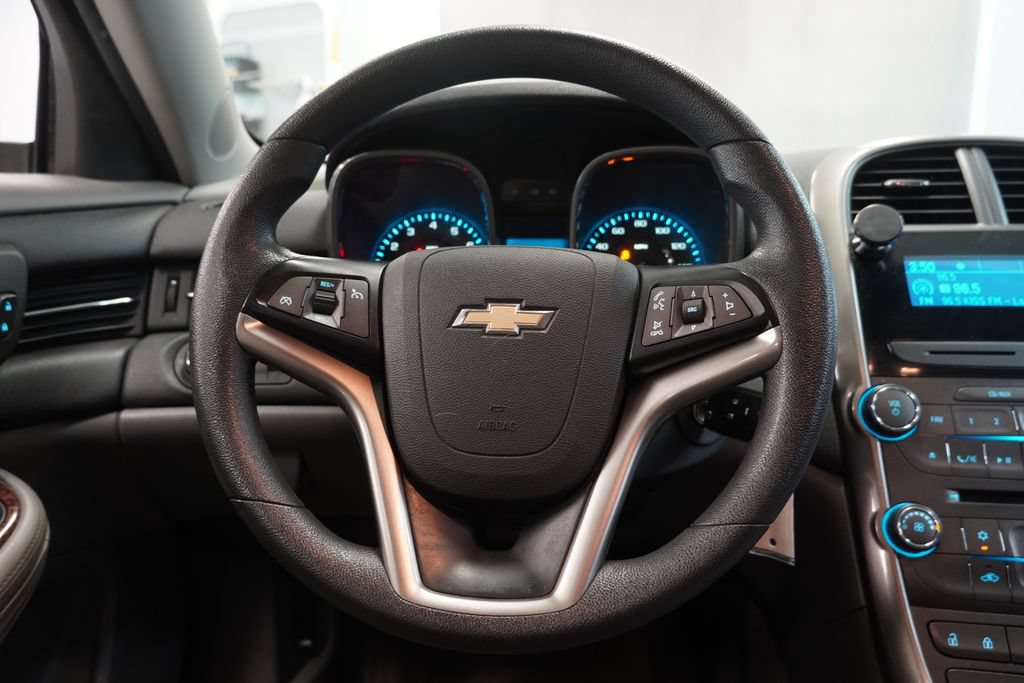 Used 2013 Chevrolet Malibu LS FWD image 17