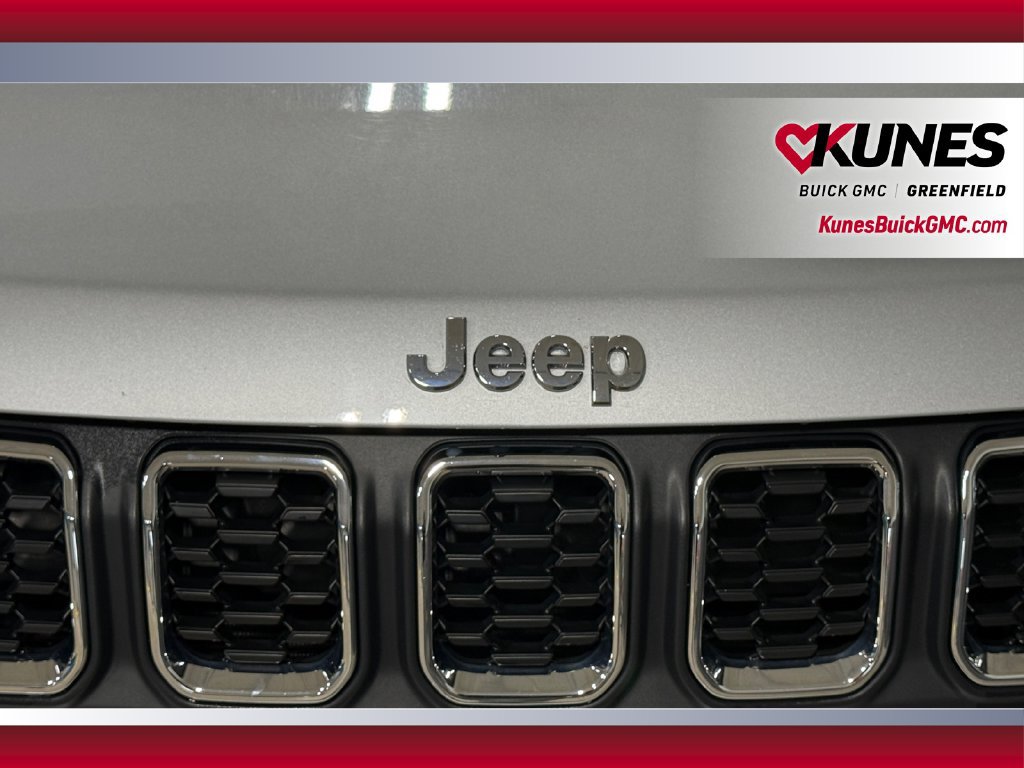 Used 2024 Jeep Compass Latitude AWD/4WD image 40