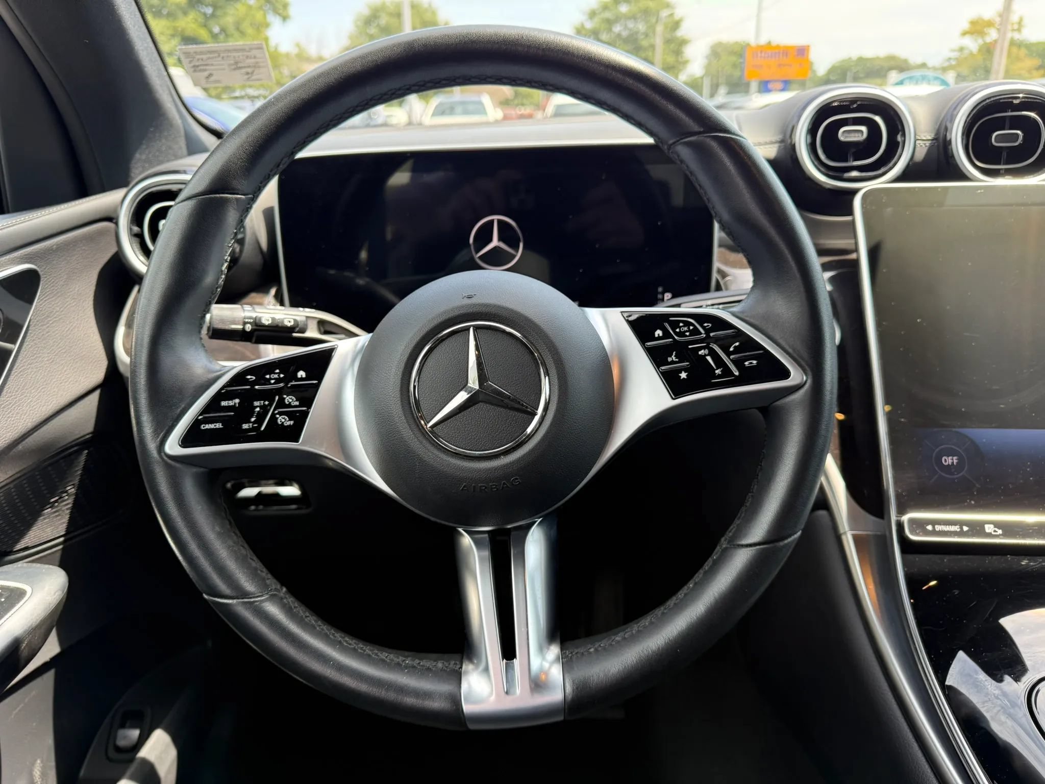 Used 2023 Mercedes-Benz GLC 300 4MATIC image 11