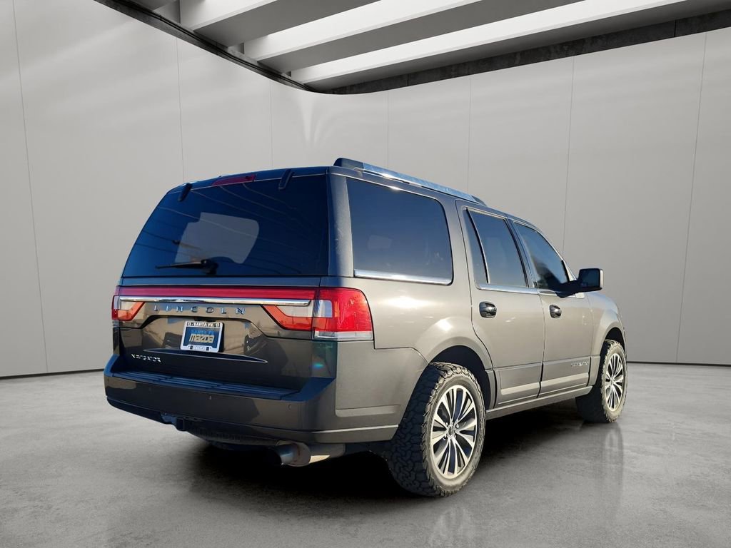 Used 2017 Lincoln Navigator Select image 7