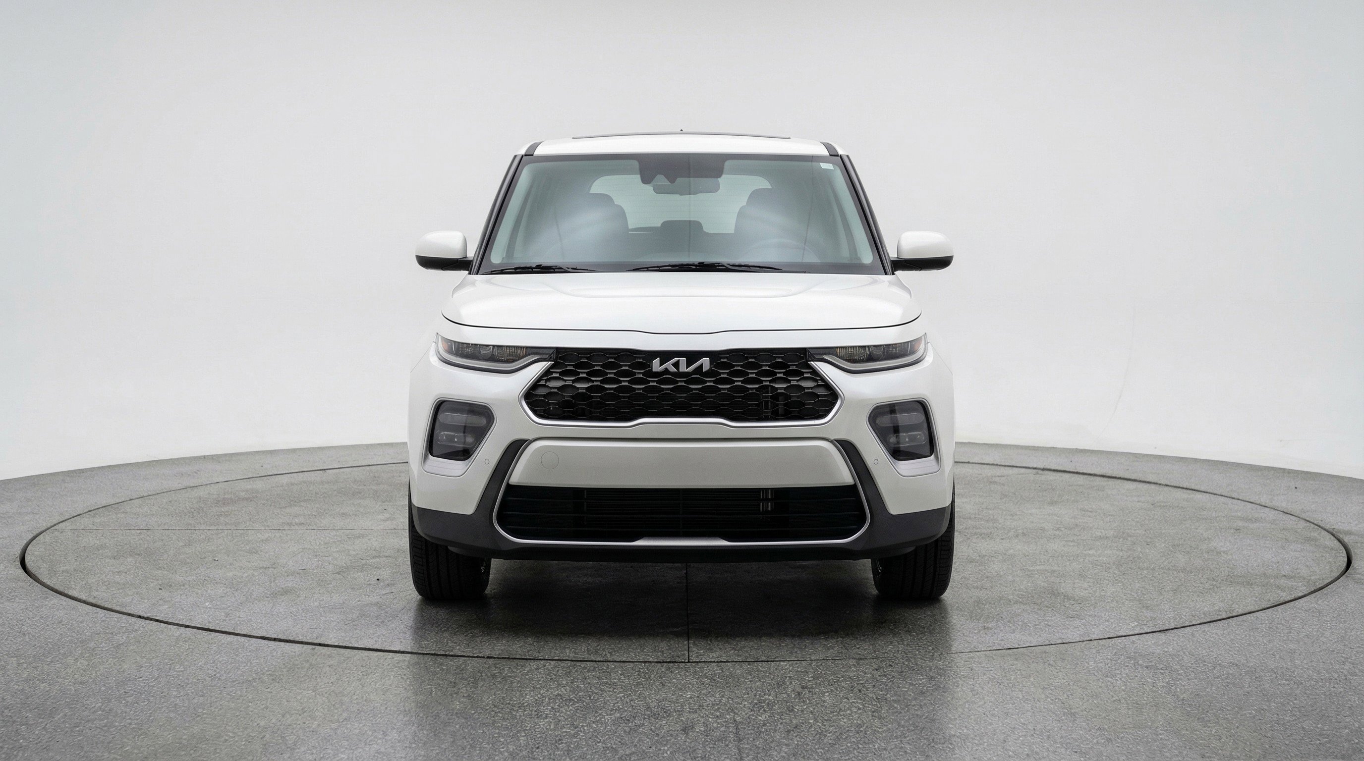 Used 2025 Kia Soul LX w/ LX Technology Package image 2