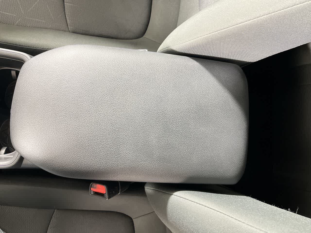 Used 2025 Toyota RAV4 XLE FWD image 22