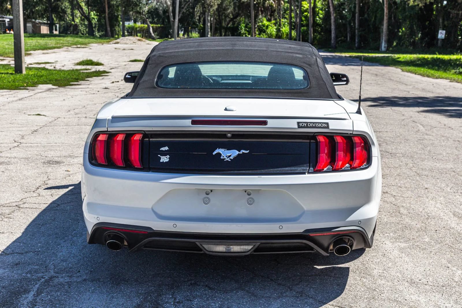 Used 2018 Ford Mustang Premium RWD image 18