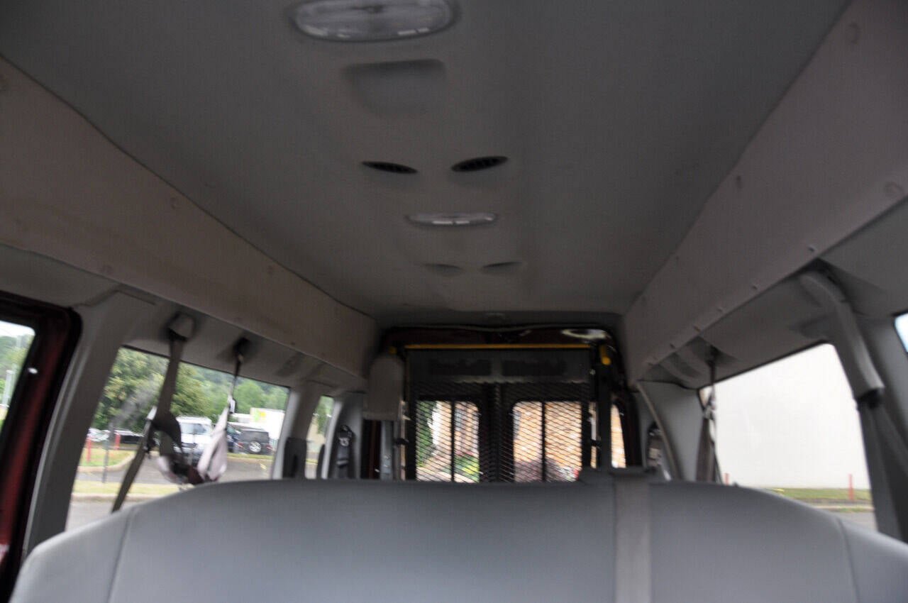 Used 2010 Ford E-350 and Econoline 350 XL RWD image 26