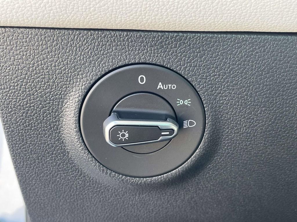 Used 2025 Volkswagen Taos S AWD/4WD image 15