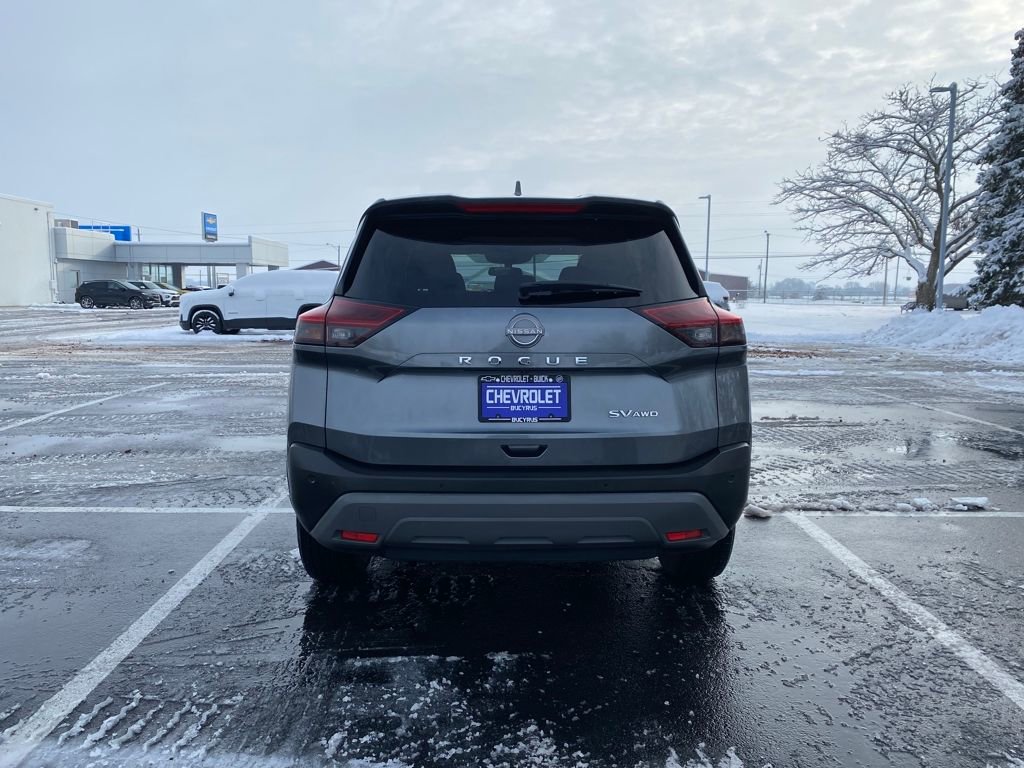 Used 2023 Nissan Rogue SV image 6
