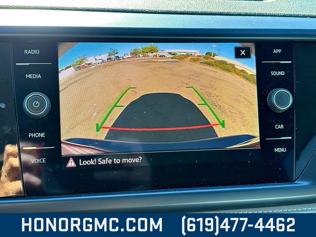 Used 2024 Volkswagen Taos SE image 32