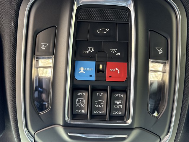 Used 2025 Jeep Wagoneer S Limited AWD/4WD image 28