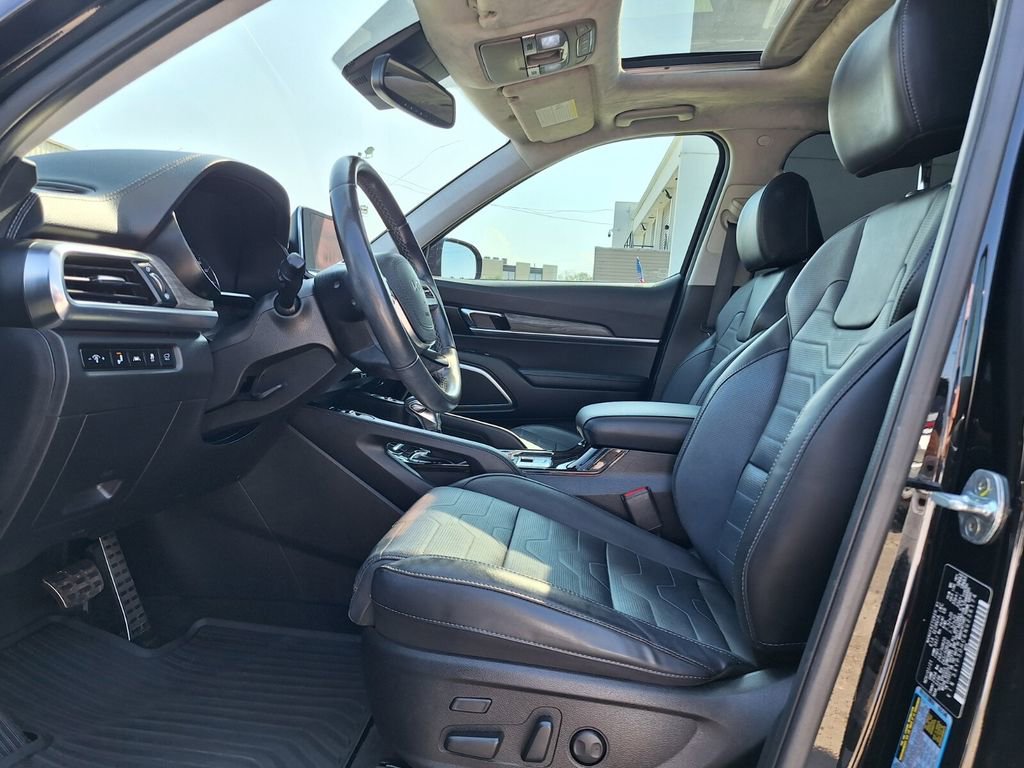 Used 2022 Kia Telluride SX w/ SX Prestige Package image 12