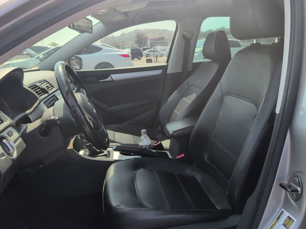 Used 2013 Volkswagen Passat TDI SE FWD image 8