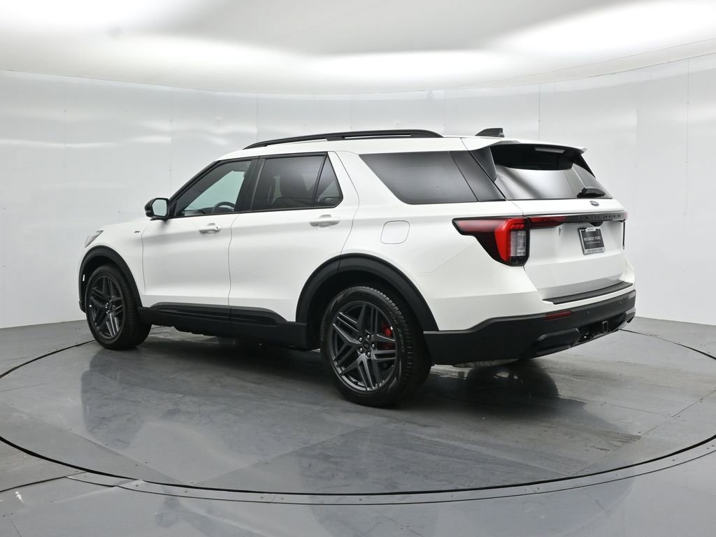 Certified 2025 Ford Explorer ST-Line w/ Premium Package image 7