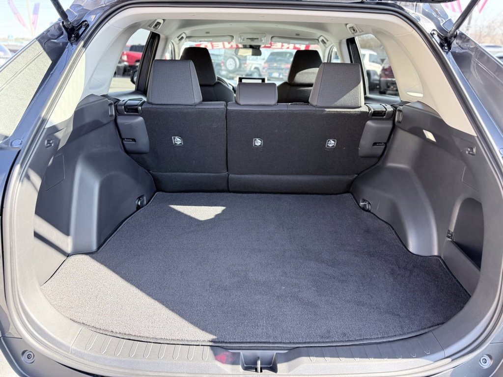 Used 2025 Toyota RAV4 LE image 7