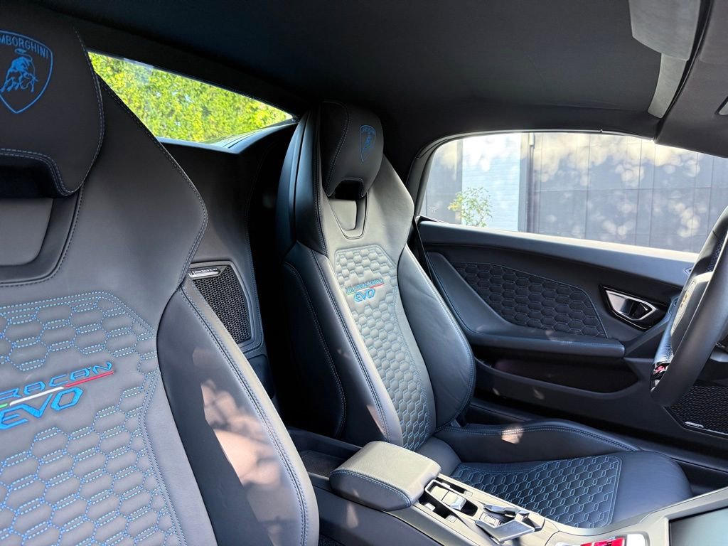Used 2023 Lamborghini Huracan EVO image 39