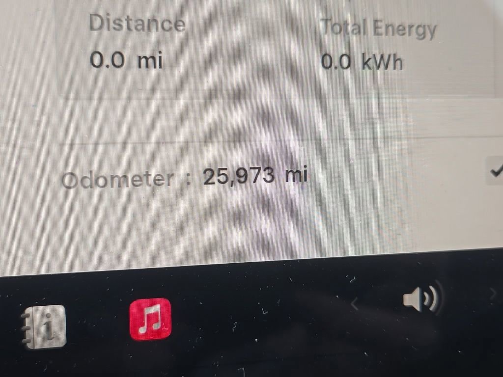 Used 2023 Tesla Model Y Long Range image 18