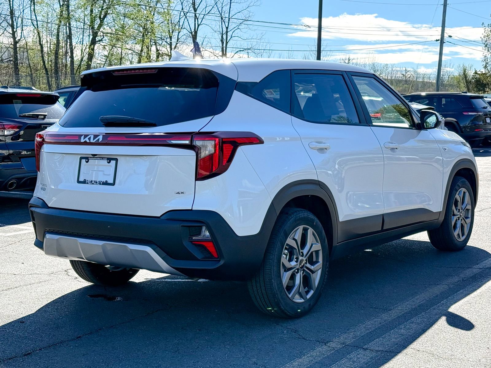 Certified 2025 Kia Seltos LX AWD/4WD image 8