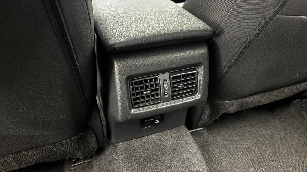 Used 2025 Toyota Camry LE FWD image 30