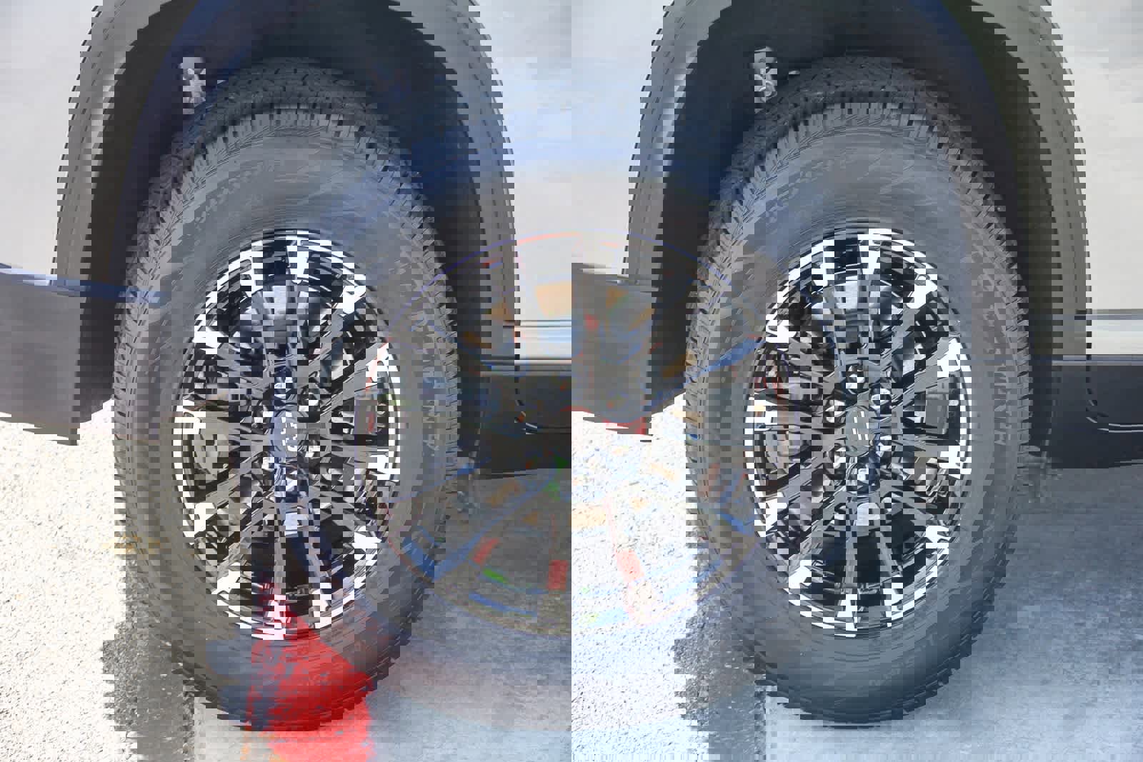 Used 2025 Chevrolet Traverse Z71 image 8