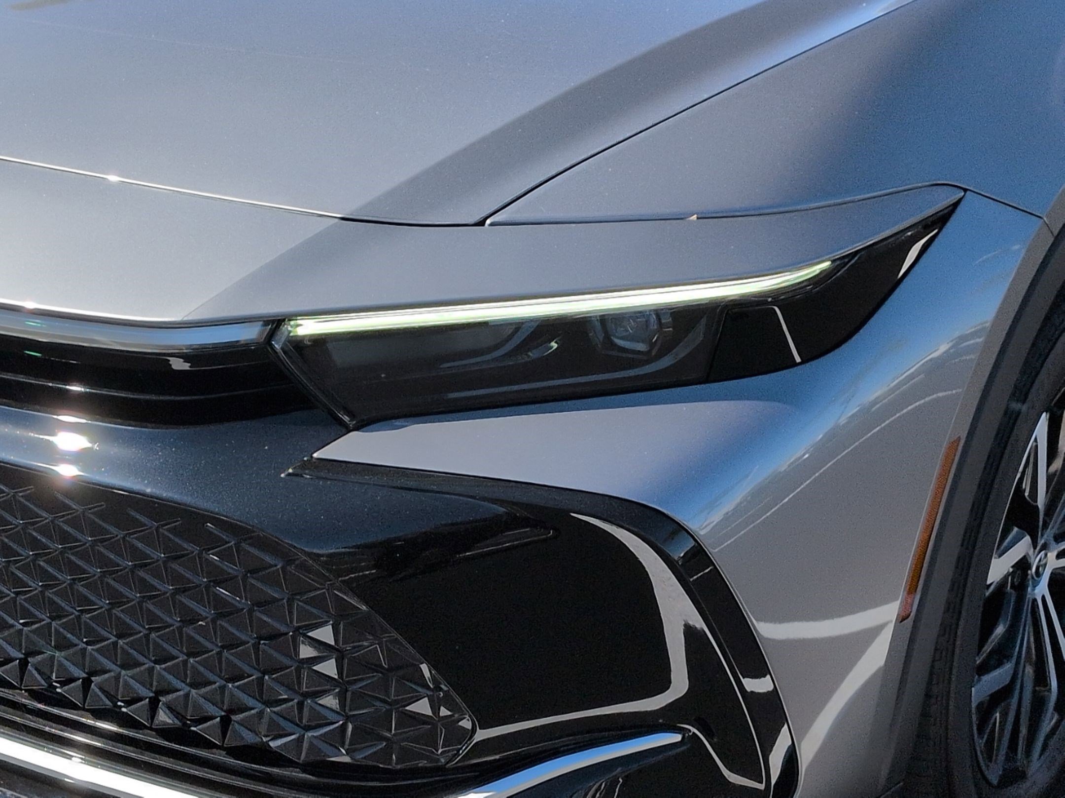 Used 2023 Toyota Crown XLE image 6