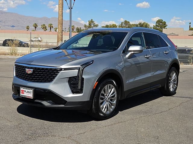 Used 2024 Cadillac XT4 Premium Luxury FWD image 2