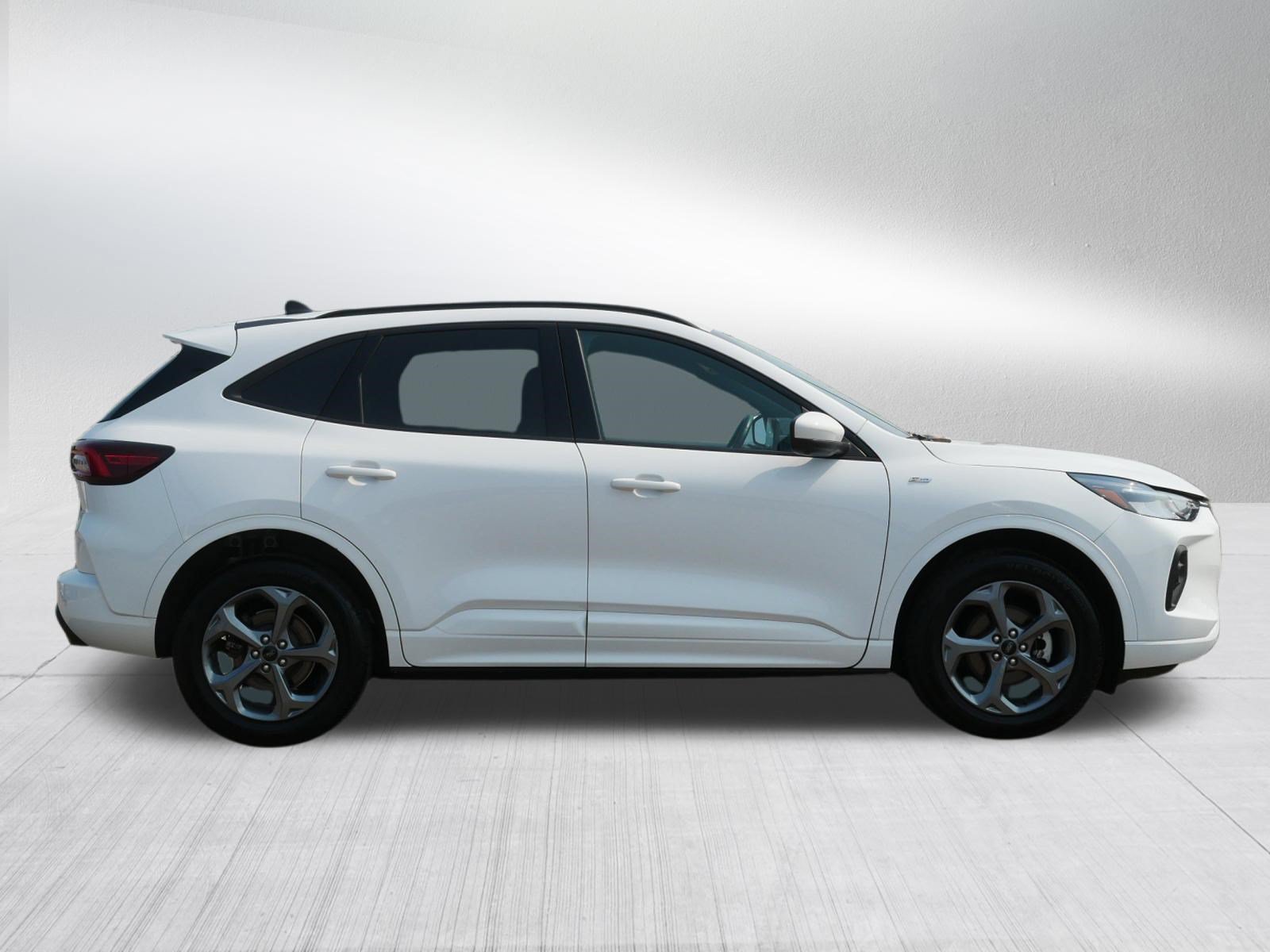 Used 2023 Ford Escape ST-Line Select w/ Tech Pack #2 AWD/4WD image 8