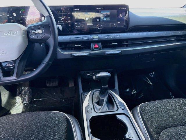 Used 2025 Kia K4 GT-Line w/ GT-Line Sunroof Package FWD image 18