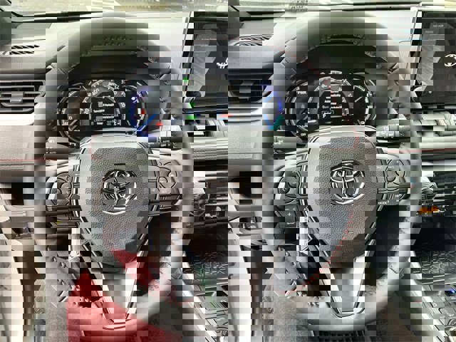 New 2025 Toyota RAV4 SE image 19