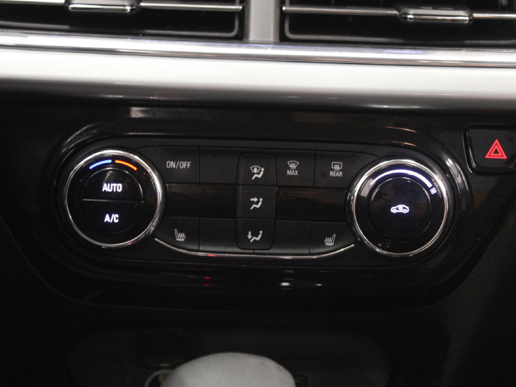Used 2025 Chevrolet Trax LT w/ Driver Confidence Package FWD image 25