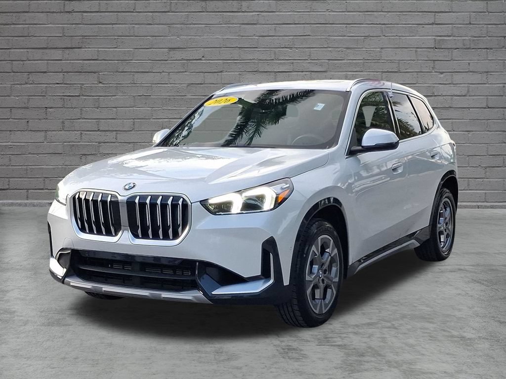Used 2026 BMW X1 xDrive28i AWD/4WD image 3