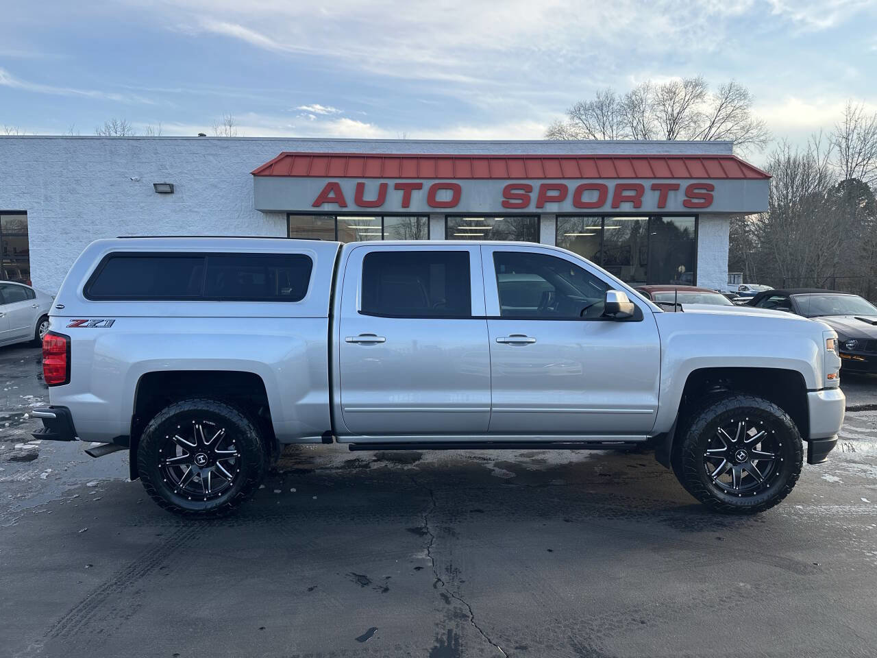 Used 2018 Chevrolet Silverado 1500 LT w/ All Star Edition image 4