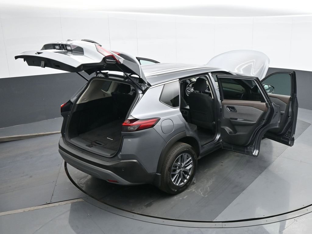 Used 2023 Nissan Rogue S image 39