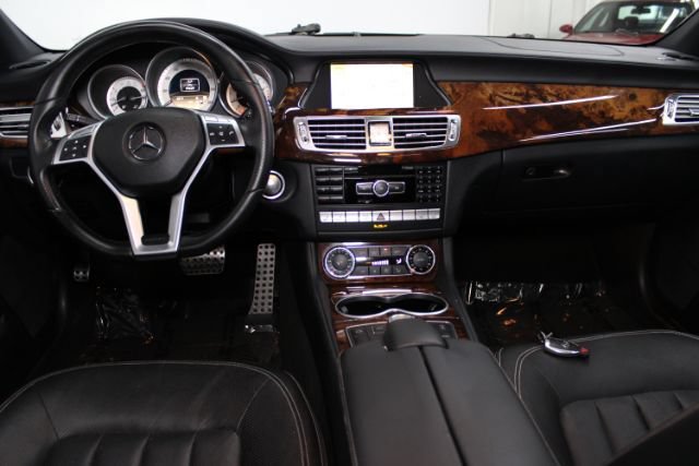 Used 2012 Mercedes-Benz CLS 550 4MATIC image 2