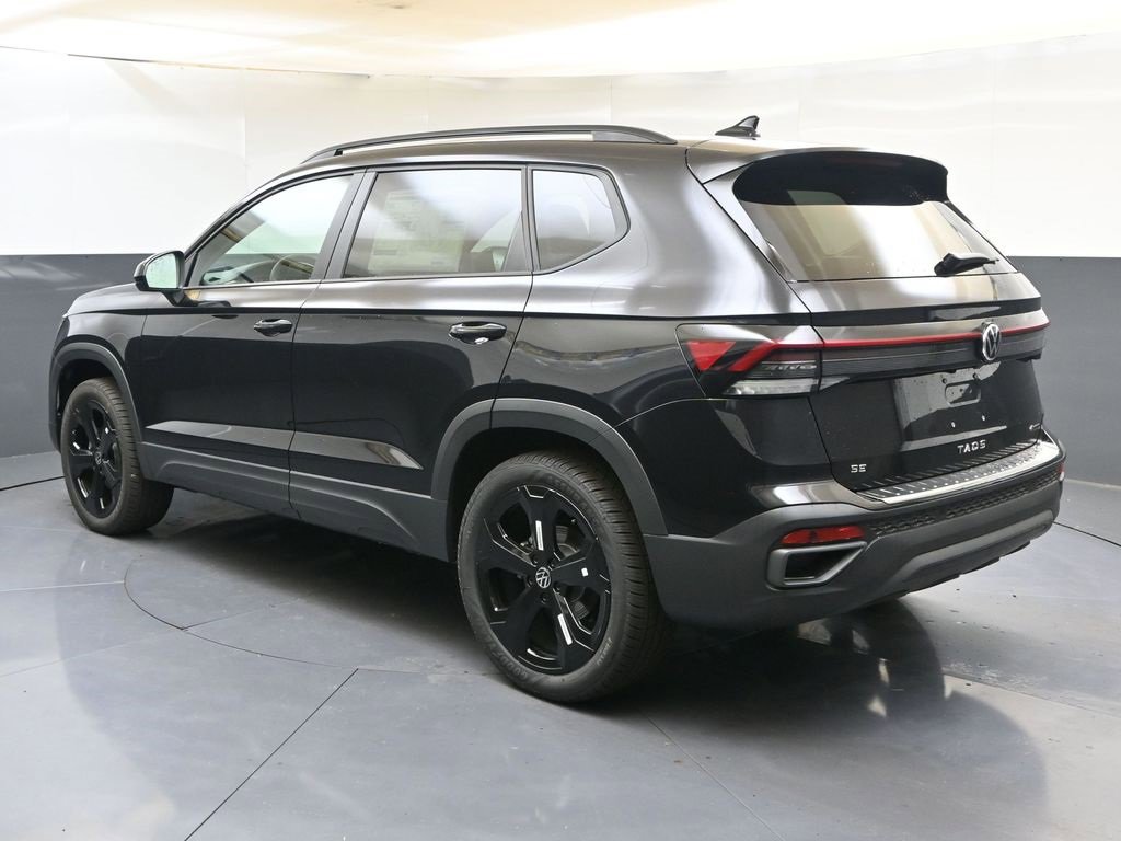 New 2025 Volkswagen Taos SE image 3