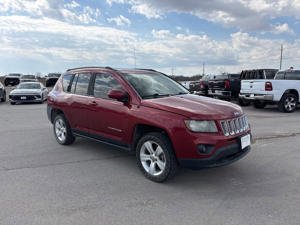 Used 2016 Jeep Compass Latitude video 1