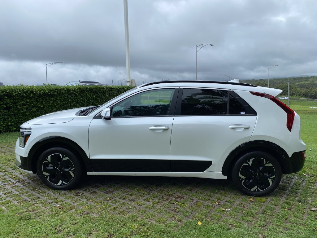 Used 2023 Kia Niro Wave FWD image 4