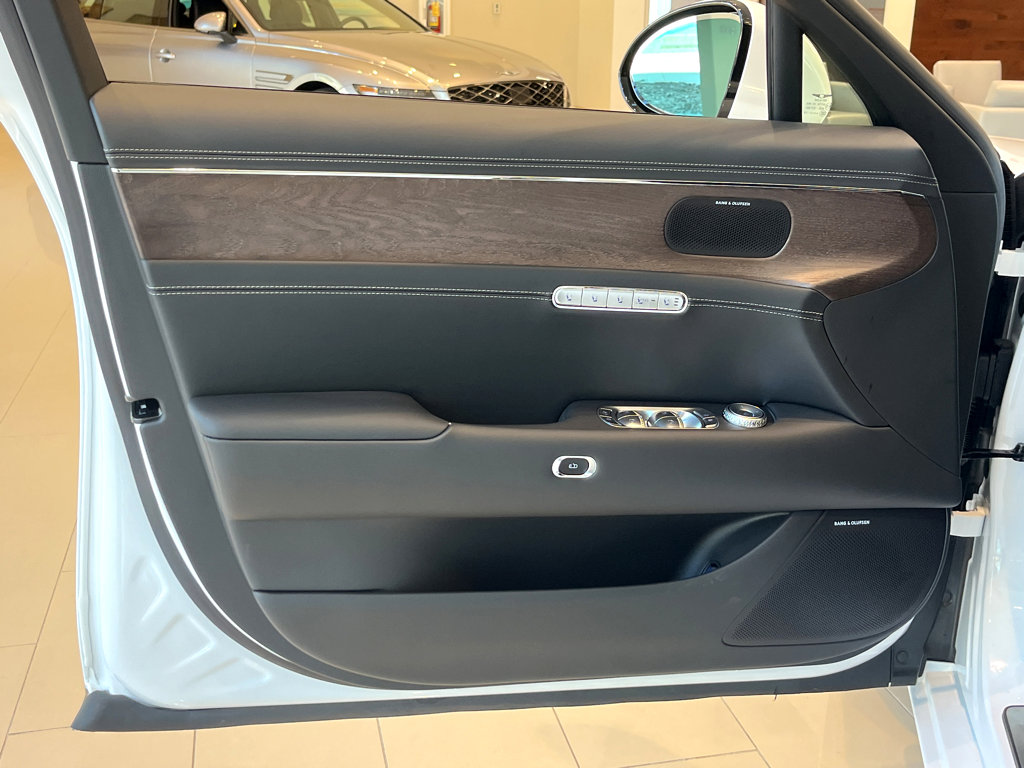 New 2025 Genesis G90 3.5T image 23