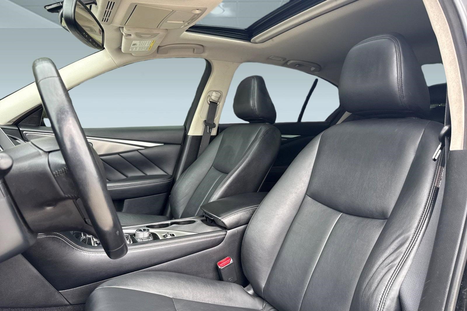 Used 2016 INFINITI Q50 3.0t Premium RWD image 22